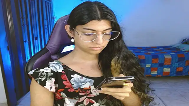 engielphoenis14 online show from 3, 12, 2025