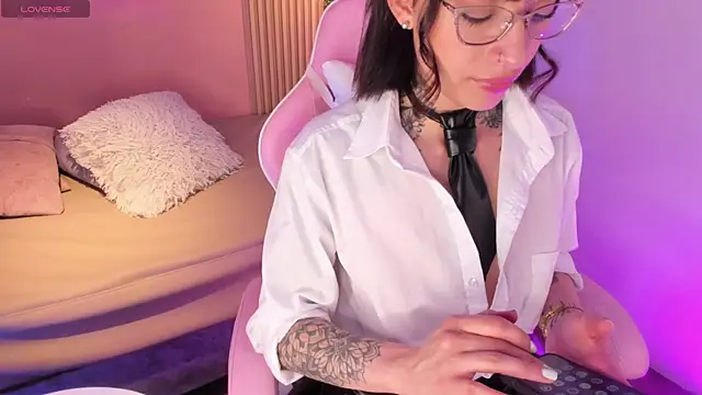  Victoria     online show from 1, 12, 2025