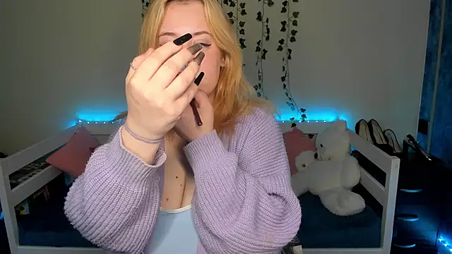 Emily Gin online show from 8, 10, 2025