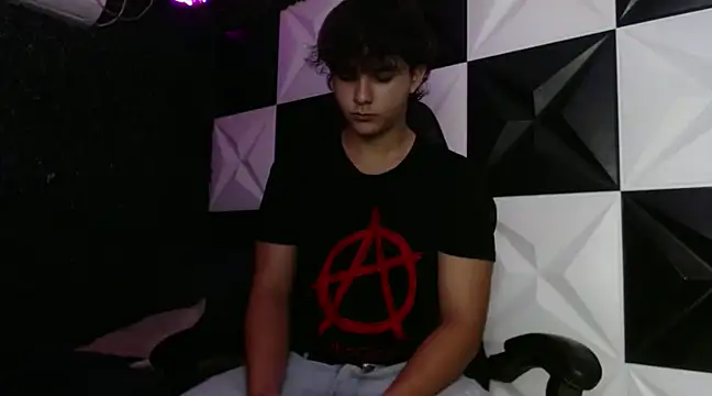 Dani cumboy online show from 7, 1, 2025