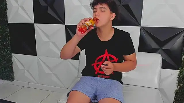 Dani cumboy online show from 9, 10, 2025