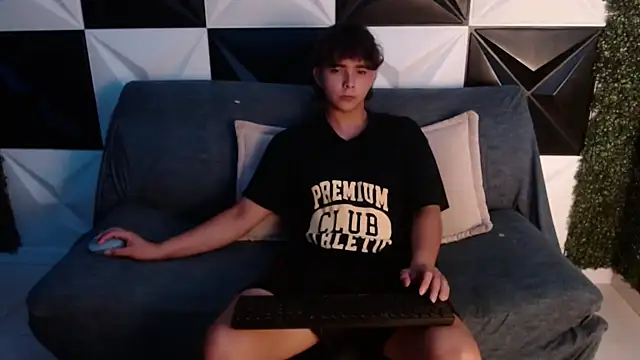 Dani cumboy online show from 3, 2, 2025