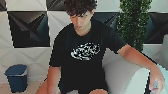 Dani cumboy online show from 11, 10, 2025