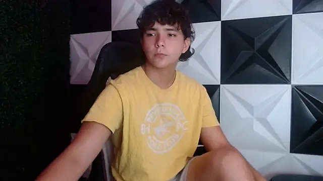 Dani cumboy online show from 5, 1, 2025
