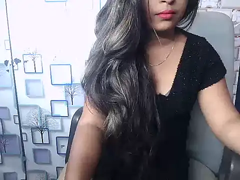 Hot Naina- online show from 3, 12, 2024