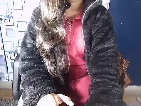 Hot Naina- online show from 21, 12, 2024