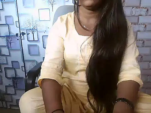 Hot Naina- online show from 5, 12, 2024