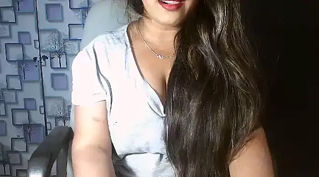 Hot Naina- online show from 12, 12, 2024