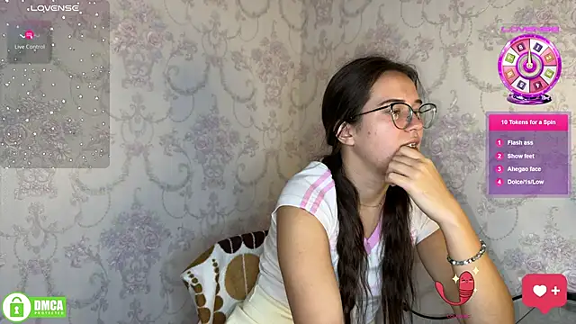 Snapshot of the_princese chatting on 26, 10, 2025 the princese online show from 26, 10, 2025