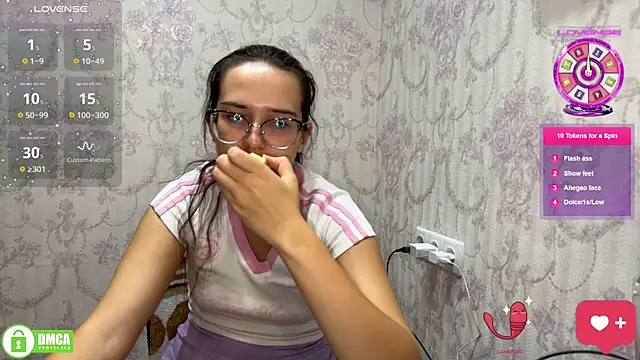 Snapshot of the_princese chatting on 14, 10, 2025 the princese online show from 14, 10, 2025