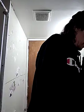 Lilsmokeshow017 online show from 28, 10, 2025