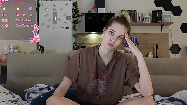 Snapshot of Girl_alone_home chatting on 16, 3, 2025 Girl alone home online show from 16, 3, 2025