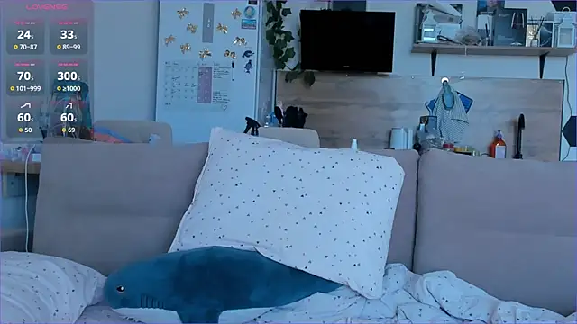 Snapshot of Girl_alone_home chatting on 7, 5, 2026 Girl alone home online show from 7, 5, 2026