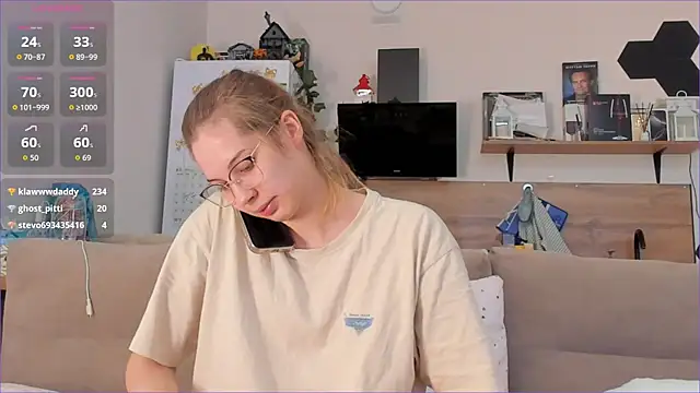 Girl alone home online show from 18, 4, 2026