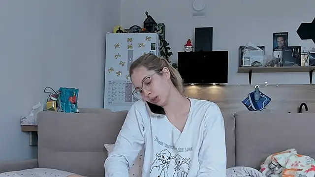 Snapshot of Girl_alone_home chatting on 30, 5, 2026 Girl alone home online show from 30, 5, 2026