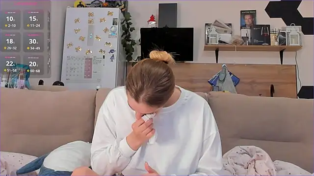 Girl alone home online show from 20, 4, 2026