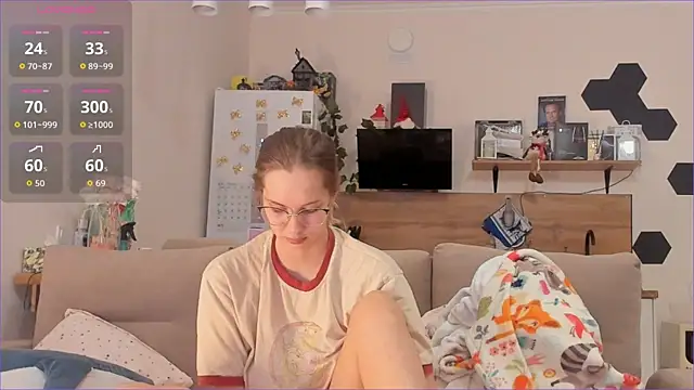 Girl alone home online show from 22, 2, 2026