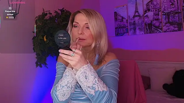 Gloria Lovely online show from 24, 3, 2026