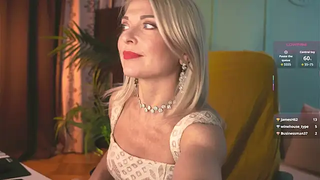 Snapshot of Gloria_Lovely chatting on 24, 7, 2026 Gloria Lovely online show from 24, 7, 2026