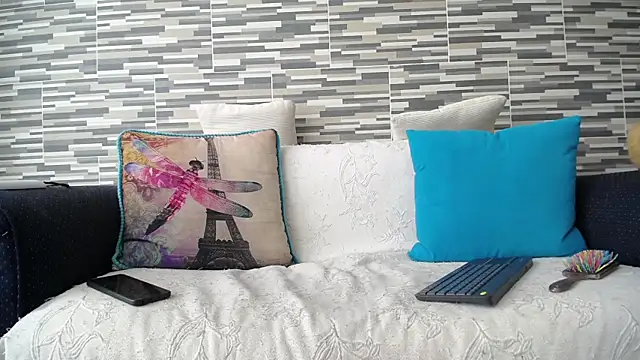 Snapshot of VioletaGomezCo chatting on 17, 10, 2025 VioletaGomezCo online show from 17, 10, 2025