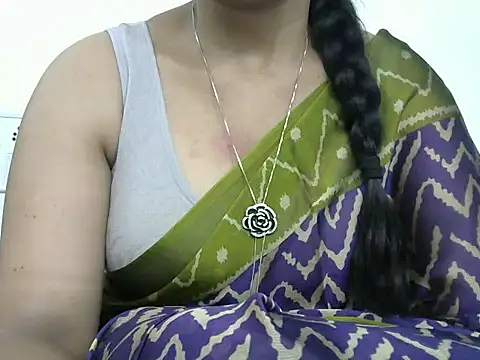 Snapshot of rashmika_reddy chatting on 6, 10, 2025 rashmika reddy online show from 6, 10, 2025