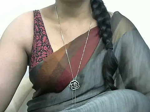 Snapshot of rashmika_reddy chatting on 26, 9, 2025 rashmika reddy online show from 26, 9, 2025