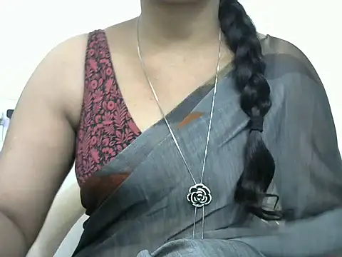 Snapshot of rashmika_reddy chatting on 26, 9, 2025 rashmika reddy online show from 26, 9, 2025