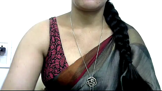 Snapshot of rashmika_reddy chatting on 11, 9, 2025 rashmika reddy online show from 11, 9, 2025