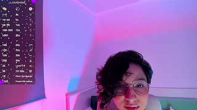 laura-hills18 online show from 29, 11, 2025