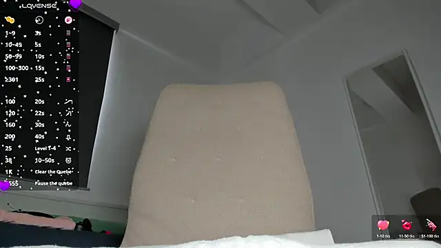 laura-hills18 online show from 28, 3, 2026