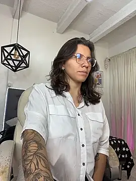 Snapshot of karlamorris_ chatting on 9, 5, 2026 karlamorris online show from 9, 5, 2026