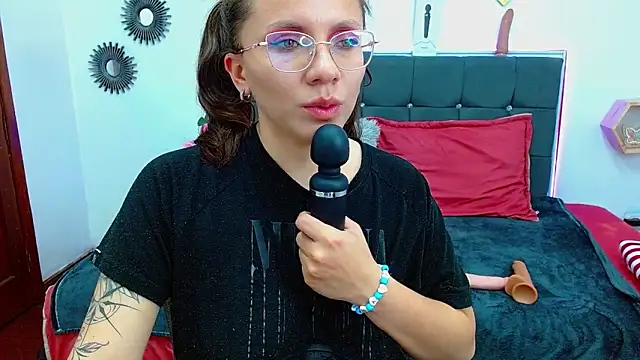 karlamorris  online show from 10, 2, 2025