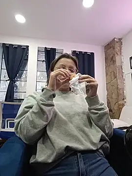 karlamorris  online show from 30, 10, 2025