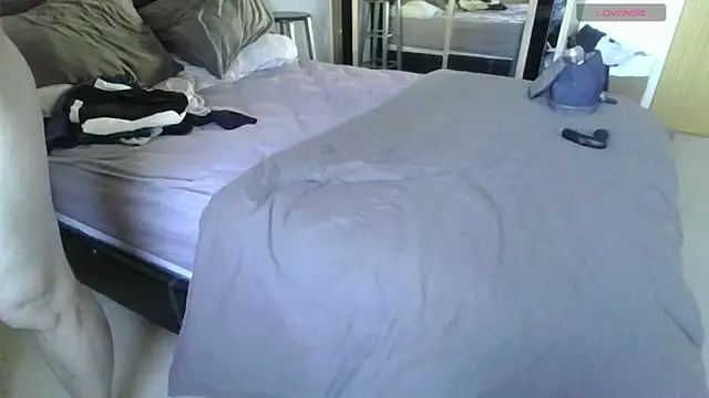 Nizzlivecam online show from 12, 4, 2026