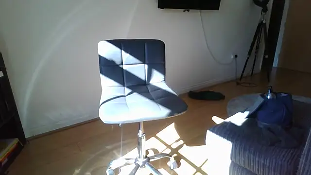 Nizzlivecam online show from 23, 4, 2026