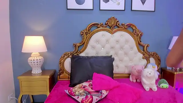 Snapshot of AlanaJones1 chatting on 21, 11, 2025 AlanaJones1 online show from 21, 11, 2025