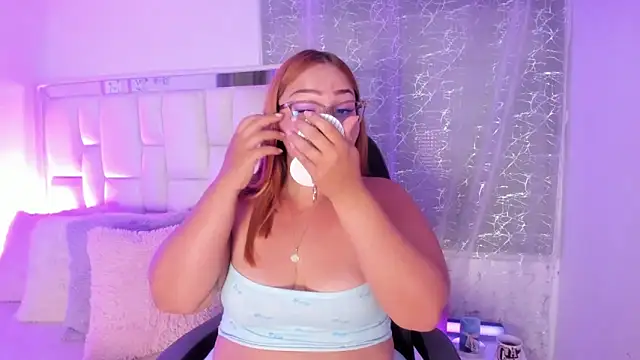 LeahxBarker online show from 25, 4, 2026