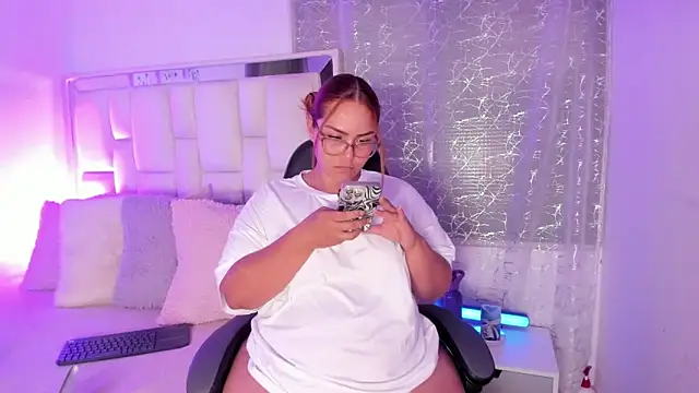 LeahxBarker online show from 2, 4, 2026