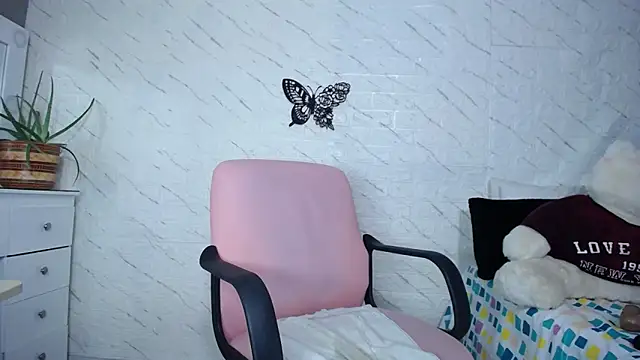 Saritatellez online show from 11, 12, 2024