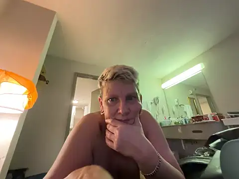 Snapshot of juscjen chatting on 25, 6, 2026 juscjen online show from 25, 6, 2026