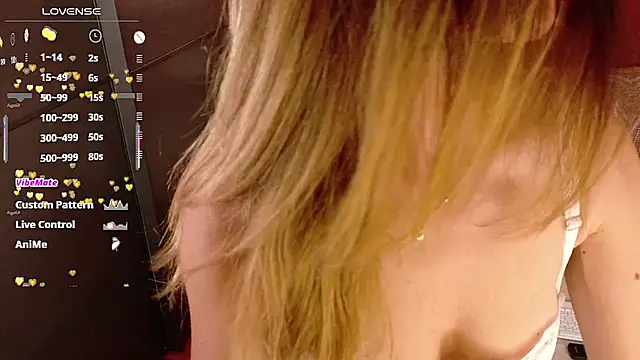 sexy blondegirl online show from 15, 4, 2026