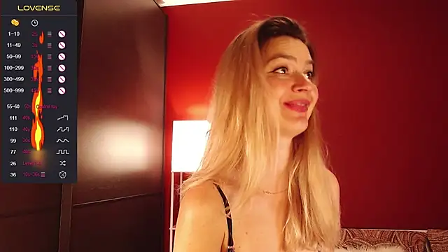 Snapshot of sexy_blondegirl chatting on 8, 3, 2025 sexy blondegirl online show from 8, 3, 2025