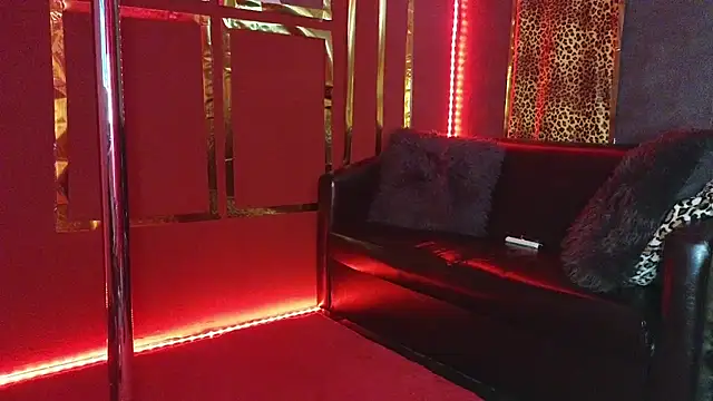 Snapshot of alissa4blonde chatting on 24, 9, 2025 alissa4blonde online show from 24, 9, 2025