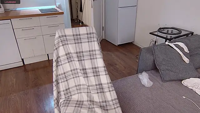 crystal lilith online show from 8, 11, 2025