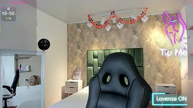 april dumont online show from 23, 10, 2025