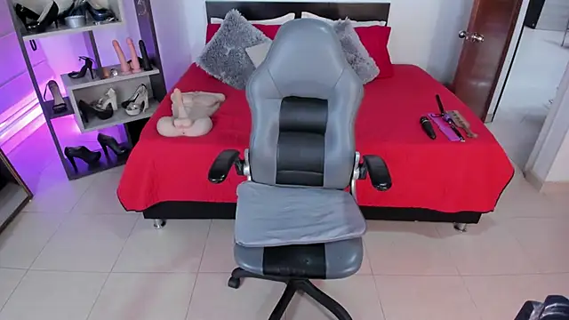 Veronica Jacobss online show from 27, 10, 2025