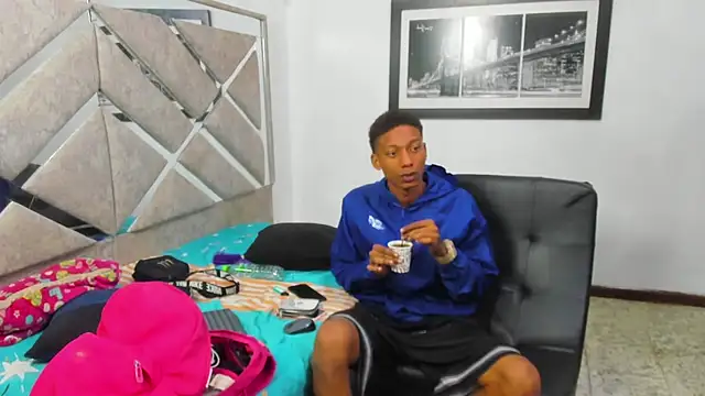 EvaxEmma online show from 14, 2, 2026