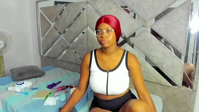 EvaxEmma online show from 2, 12, 2025