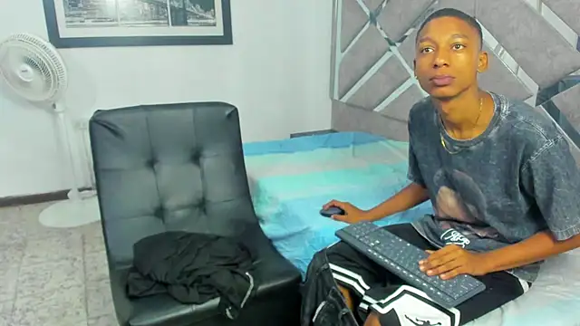 EvaxEmma online show from 25, 11, 2025