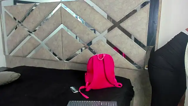 EvaxEmma online show from 15, 10, 2025